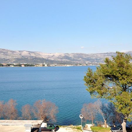 Apartments By The Sea Arbanija, Ciovo - 1085 Трогир Екстериор снимка