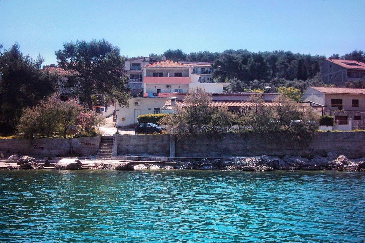 Apartments By The Sea Arbanija, Ciovo - 1085 Трогир Екстериор снимка