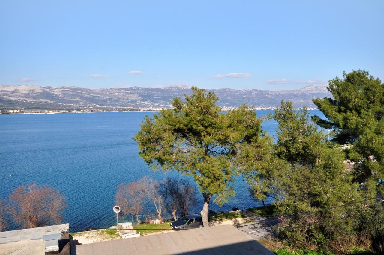 Apartments By The Sea Arbanija, Ciovo - 1085 Трогир Екстериор снимка