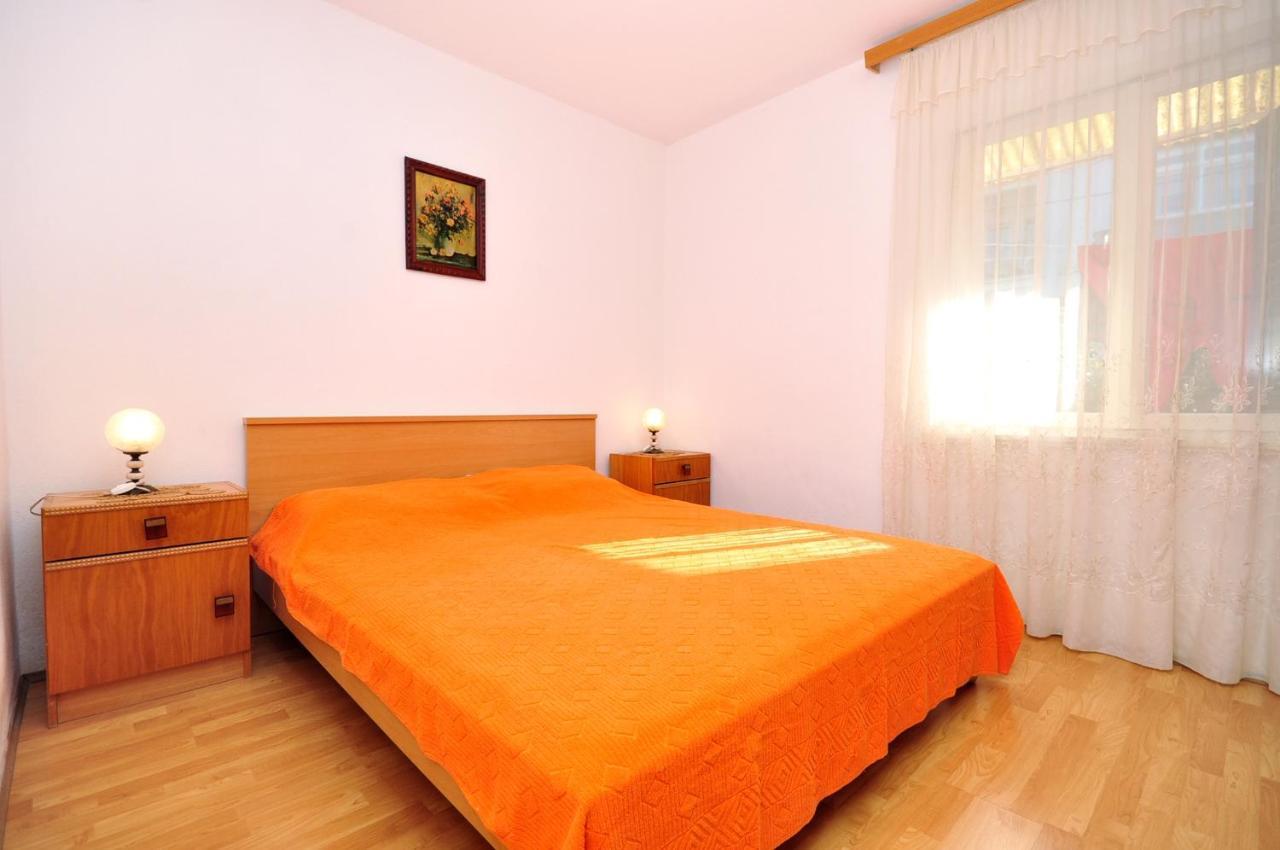 Apartments By The Sea Arbanija, Ciovo - 1085 Трогир Екстериор снимка