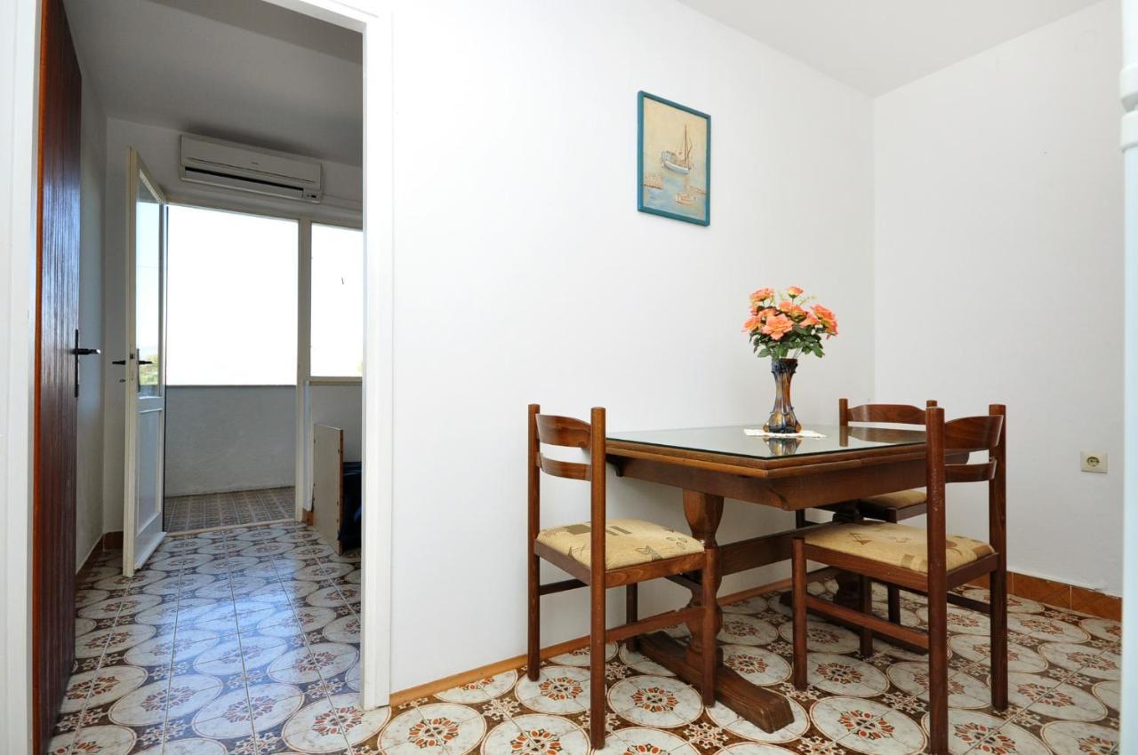 Apartments By The Sea Arbanija, Ciovo - 1085 Трогир Екстериор снимка