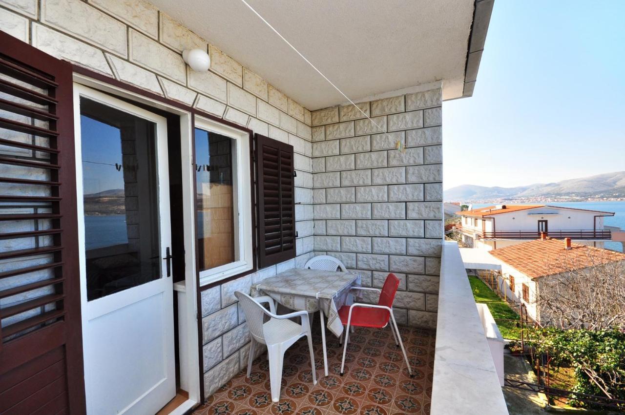 Apartments By The Sea Arbanija, Ciovo - 1085 Трогир Екстериор снимка