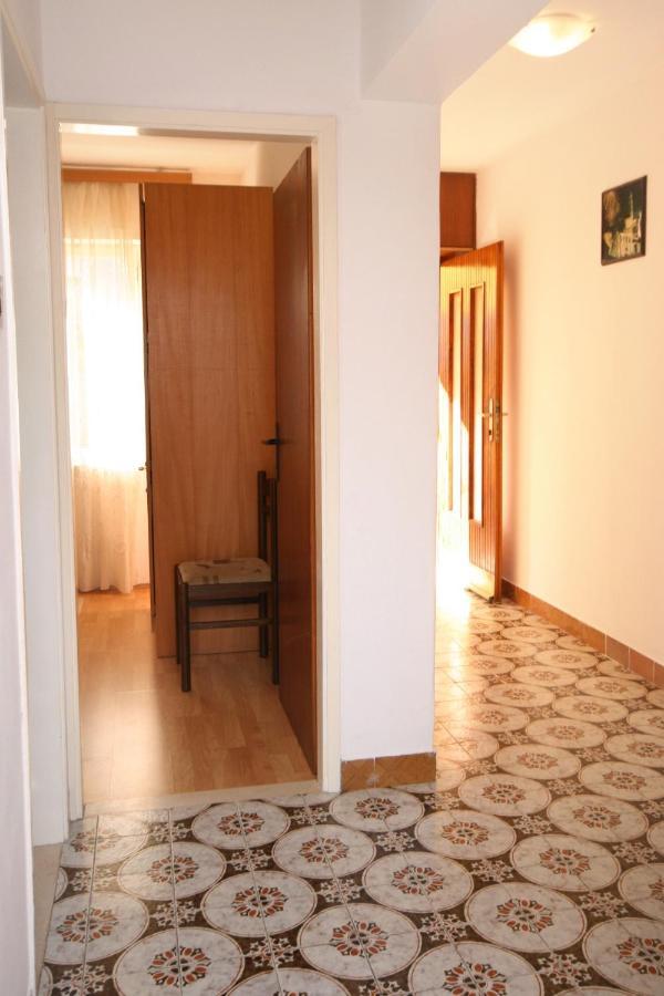 Apartments By The Sea Arbanija, Ciovo - 1085 Трогир Екстериор снимка
